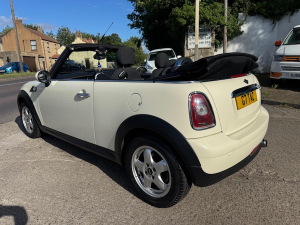 Used MINI Convertible 2010 for sale - 75401304: Photo 3