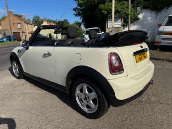 Used MINI Convertible 2010 for sale - 75401304: Photo