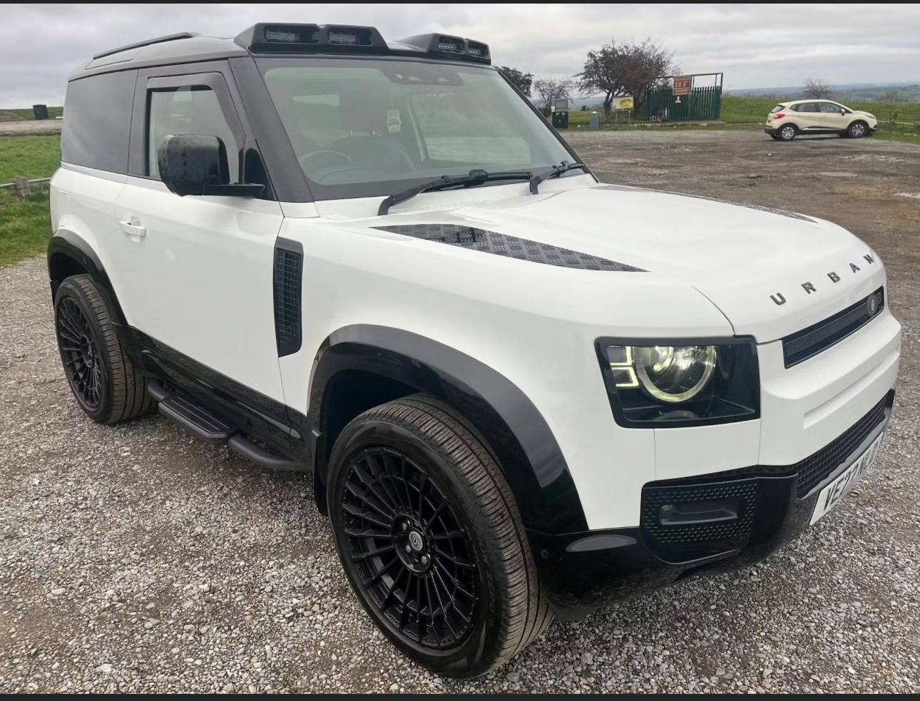 Used Land Rover Defender 2022 for sale - 77274723: Photo 2