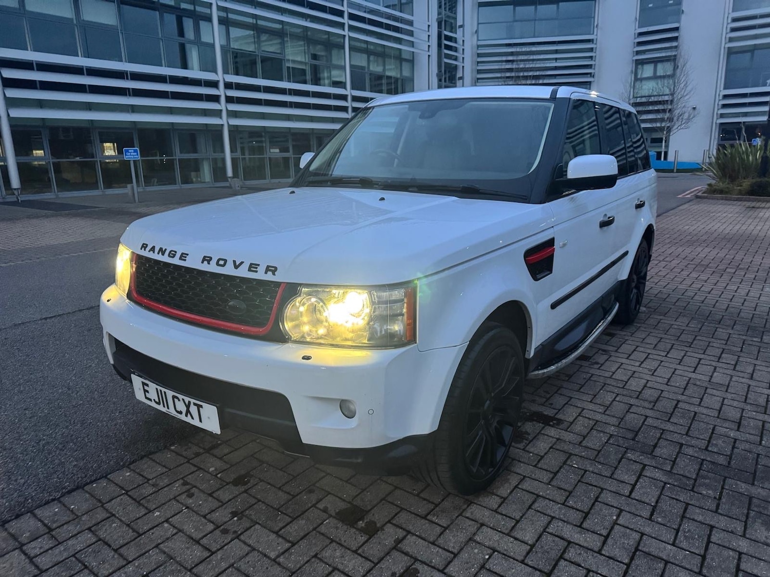 Used Land Rover Range Rover Sport 2011 for sale - 77629405: Photo 13