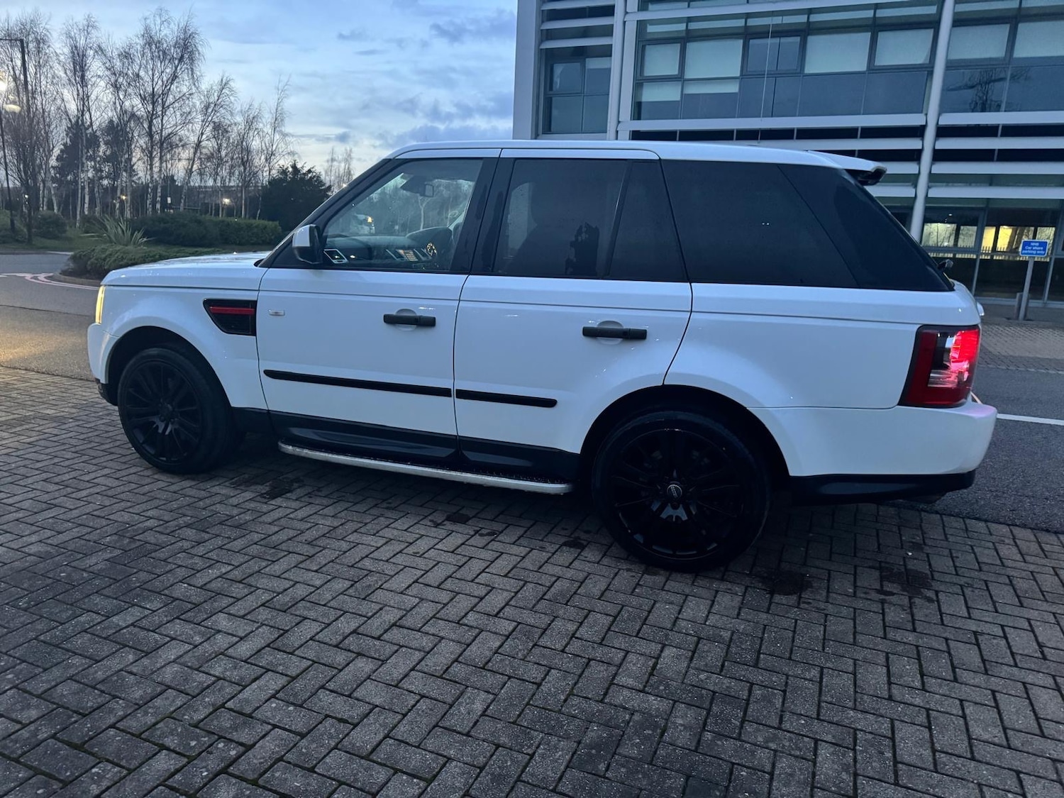 Used Land Rover Range Rover Sport 2011 for sale - 77629405: Photo 16