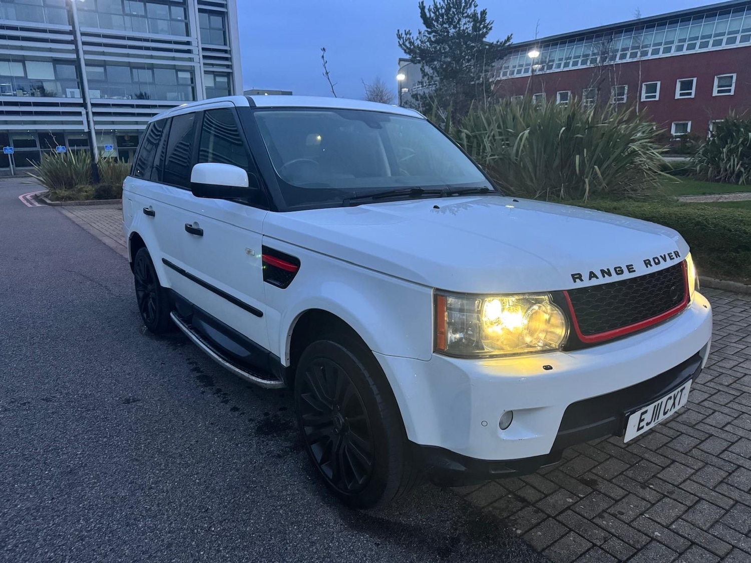 Used Land Rover Range Rover Sport 2011 for sale - 77629405: Photo 2