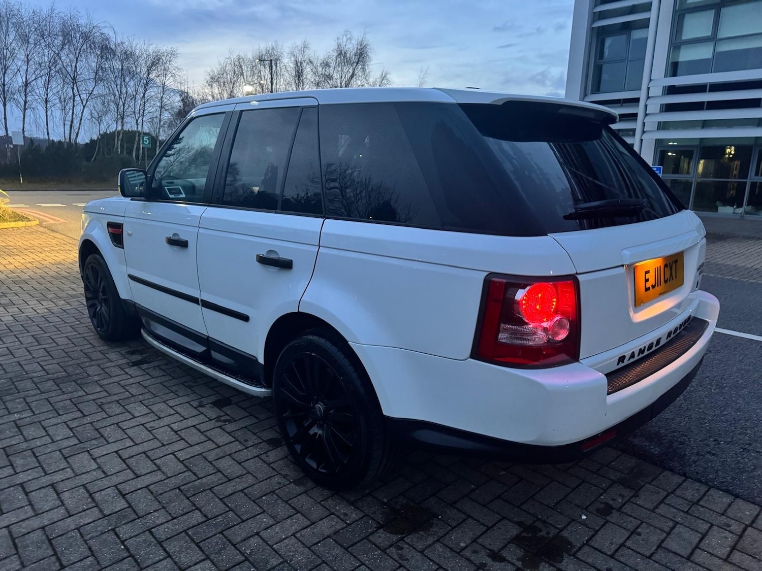 Used Land Rover Range Rover Sport 2011 for sale - 77629405: Photo 4