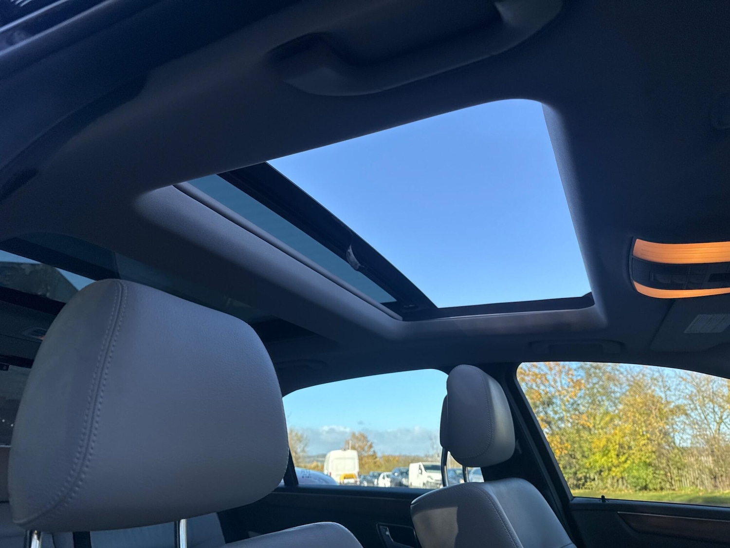 Used Mercedes-Benz E Class 2011 for sale - 76388580: Photo 12