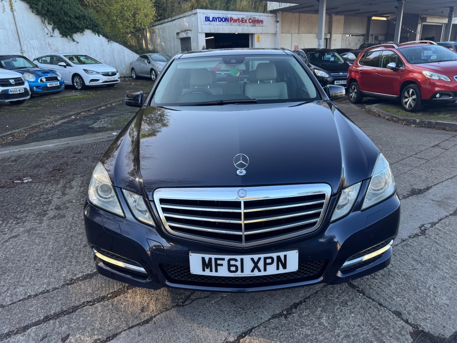 Used Mercedes-Benz E Class 2011 for sale - 76388580: Photo 2