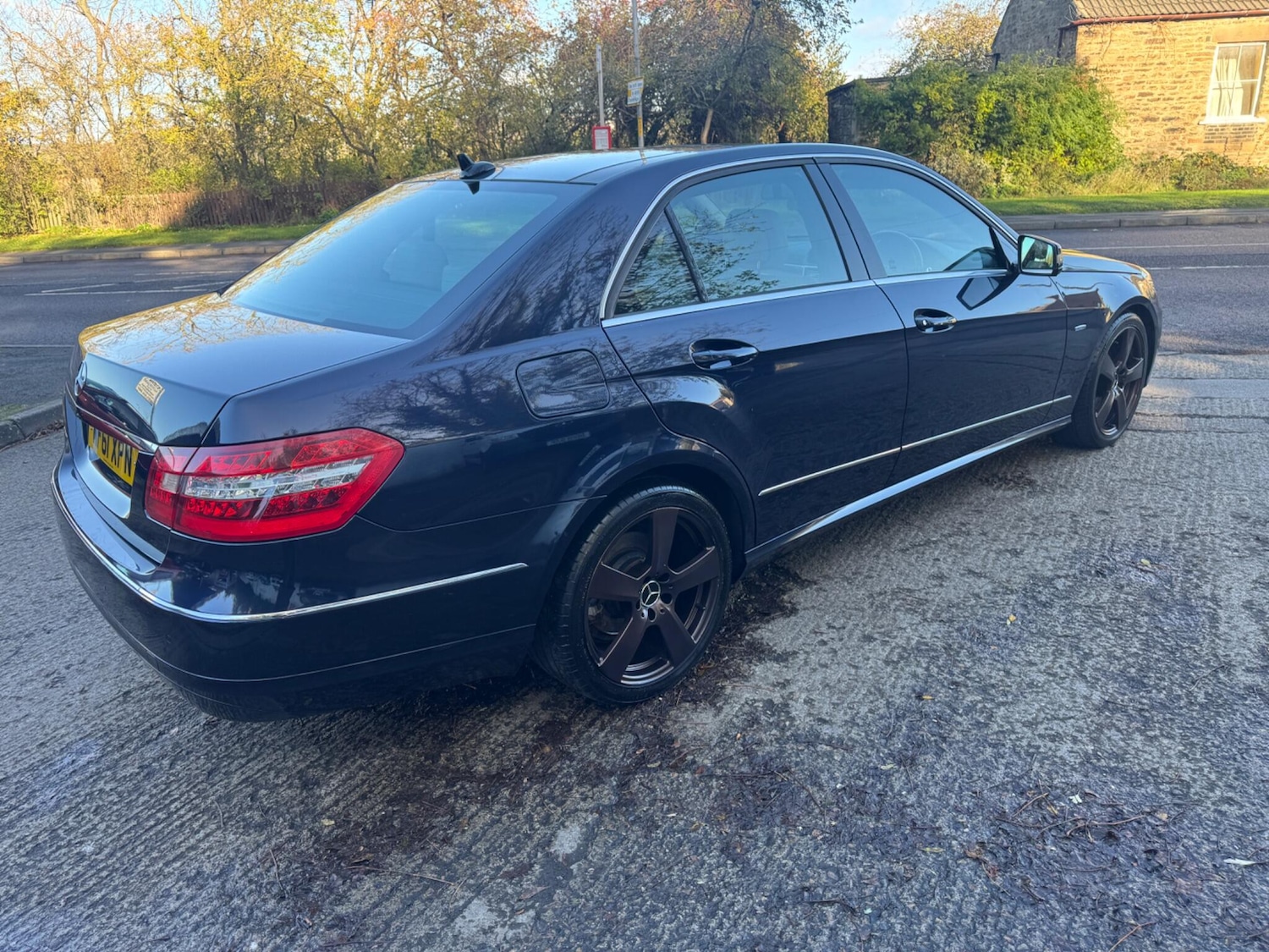 Used Mercedes-Benz E Class 2011 for sale - 76388580: Photo 20