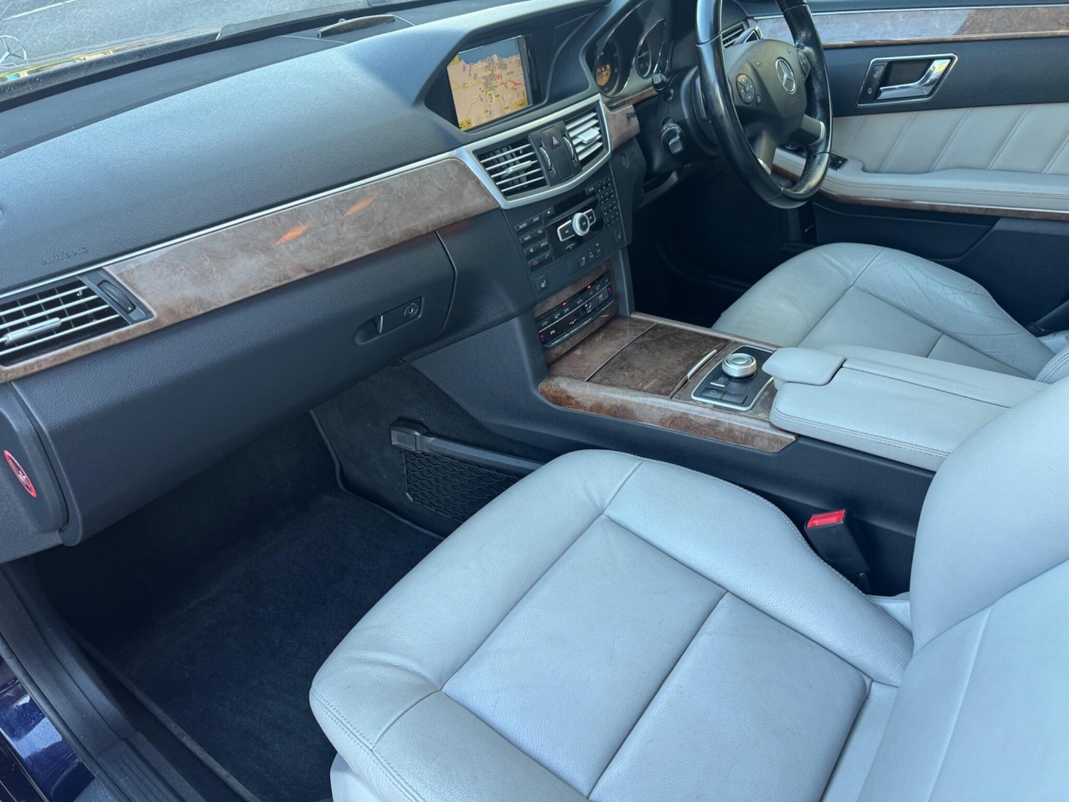 Used Mercedes-Benz E Class 2011 for sale - 76388580: Photo 7