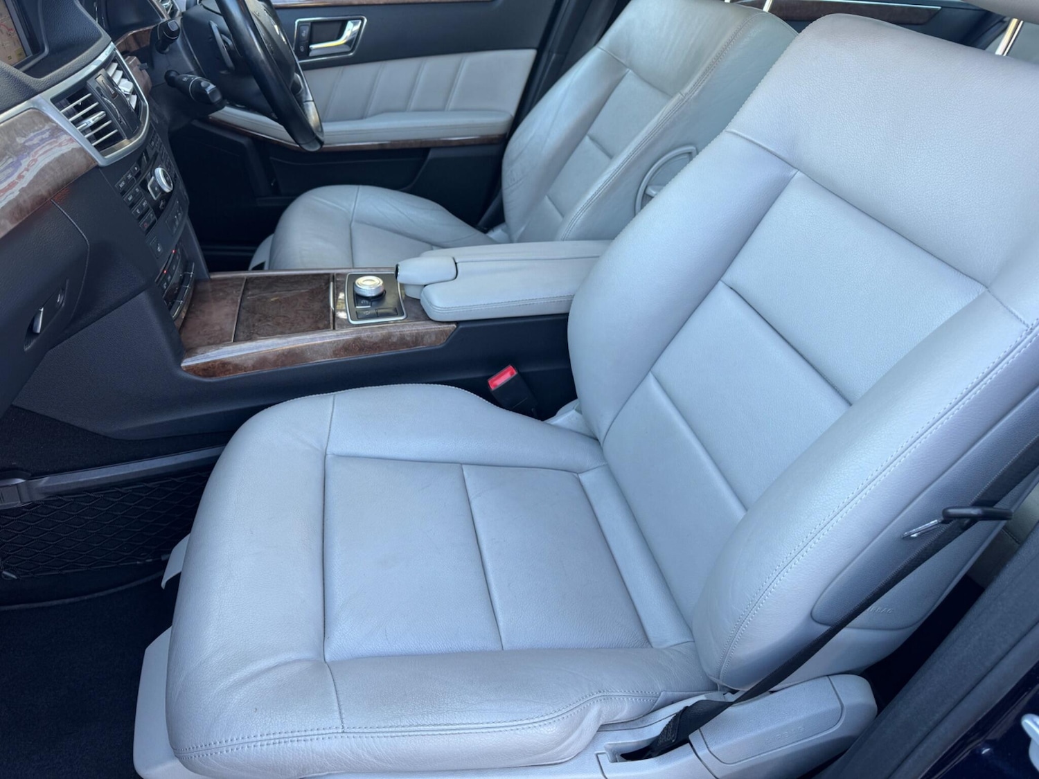 Used Mercedes-Benz E Class 2011 for sale - 76388580: Photo 8