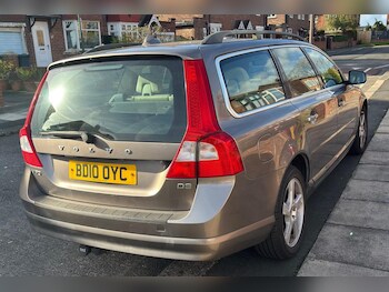 Used Volvo V70 2010 for sale - 76472524: Photo