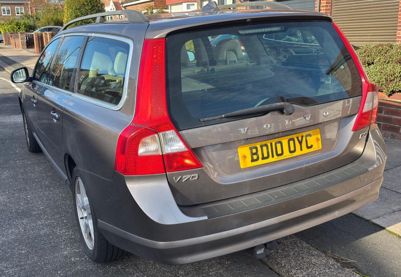 Used Volvo V70 2010 for sale - 76472524: Photo 4