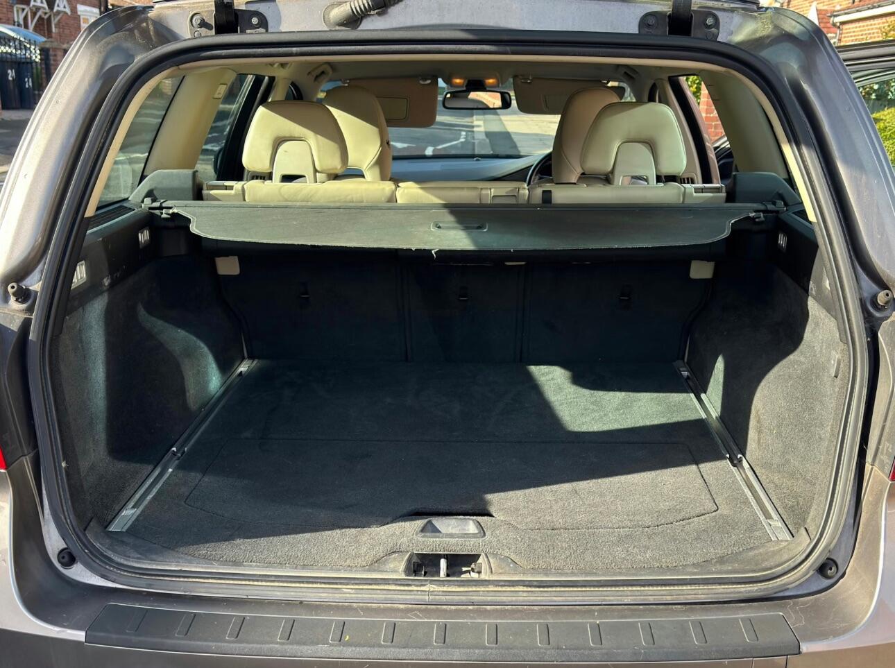 Used Volvo V70 2010 for sale - 76472524: Photo 8