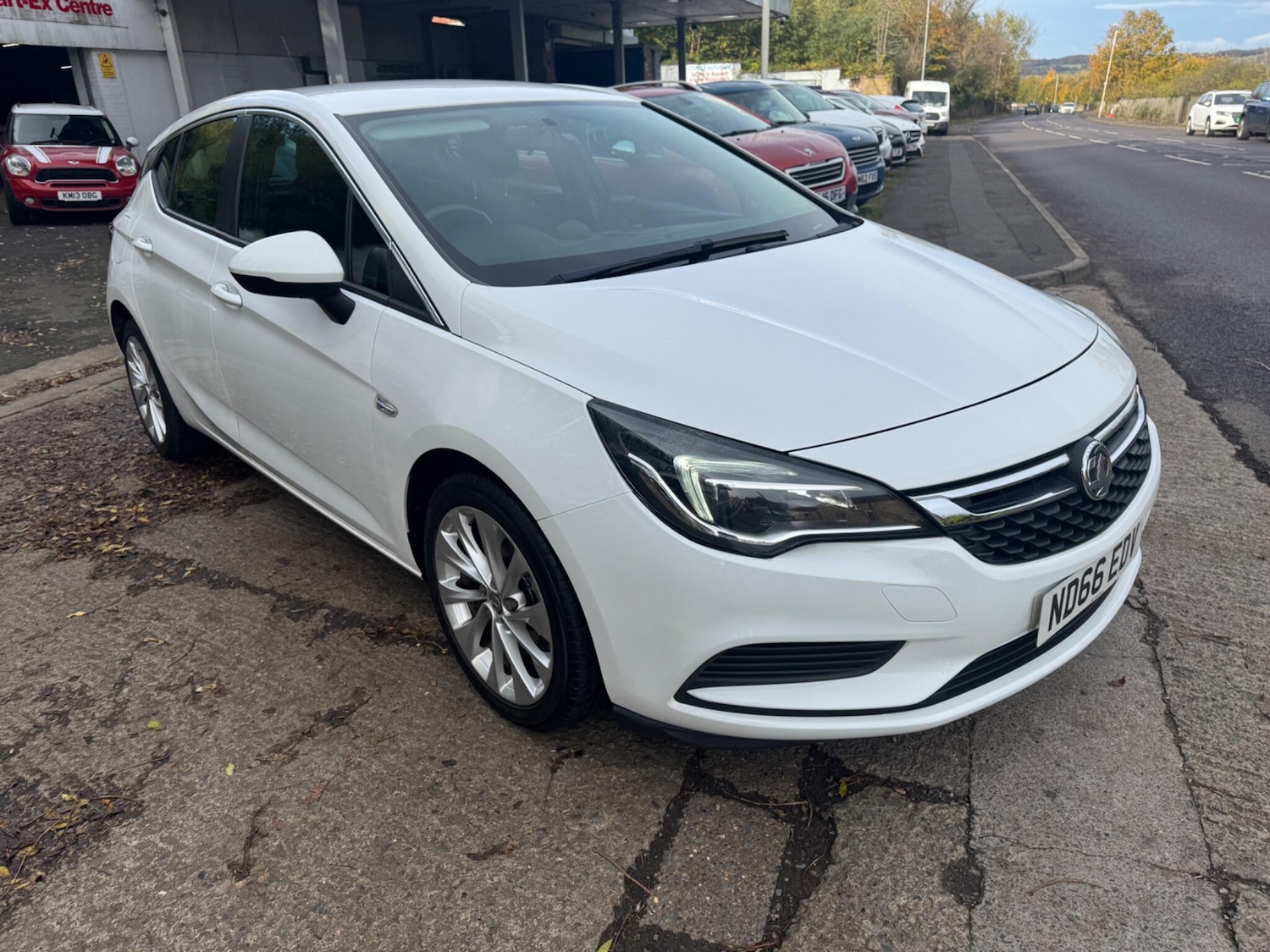 Used Vauxhall Astra 2016 for sale - 76360990: Photo 2