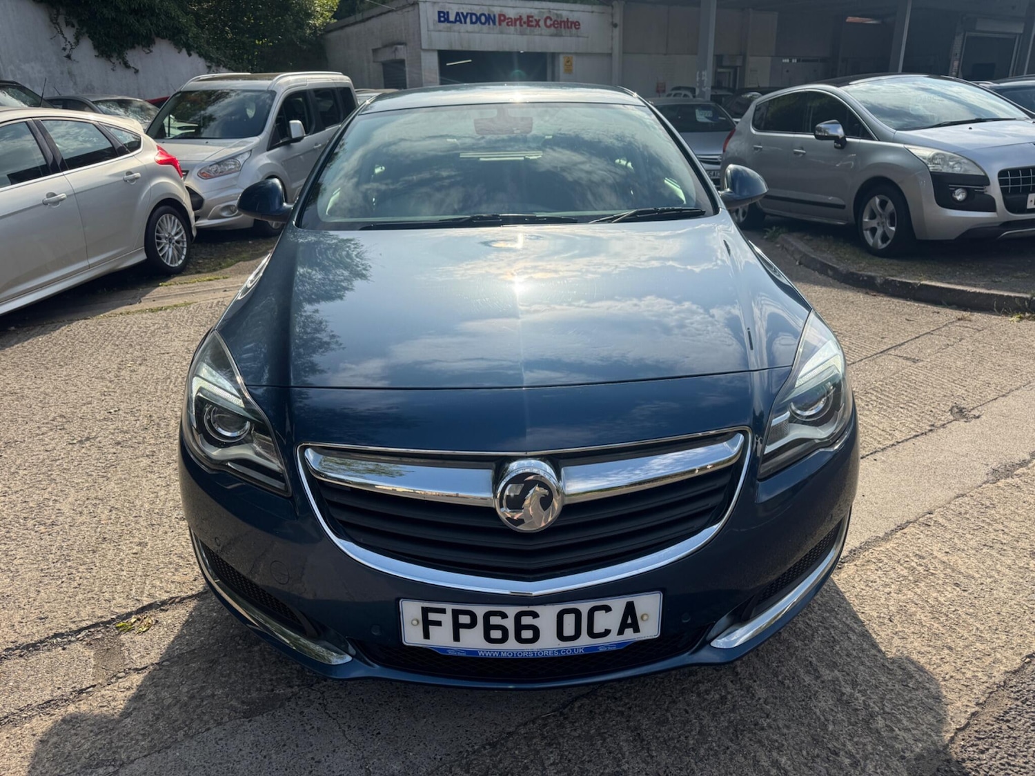 Used Vauxhall Insignia 2016 for sale - 76992952: Photo 2