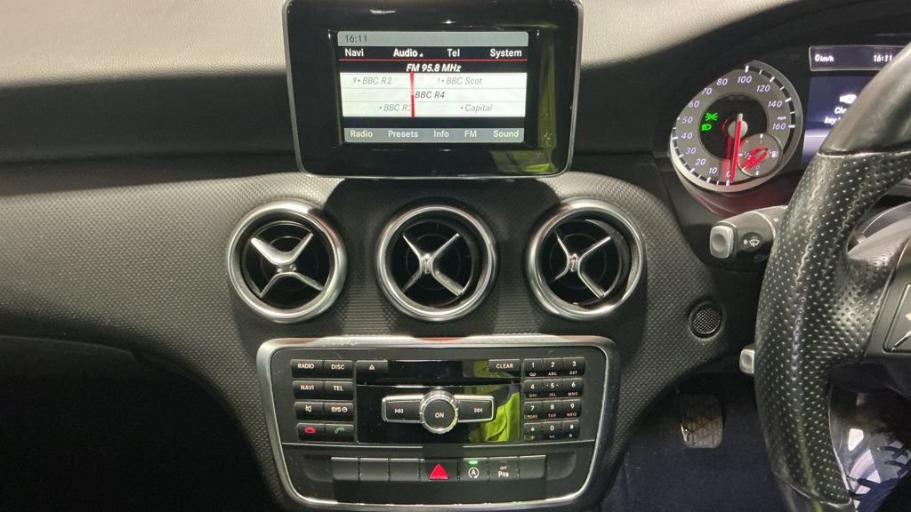 Used Mercedes-Benz A-Class 2015 for sale - 77880061: Photo 10