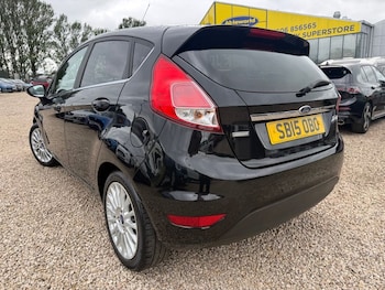 Used Ford Fiesta 2015 for sale - 79103468: Photo