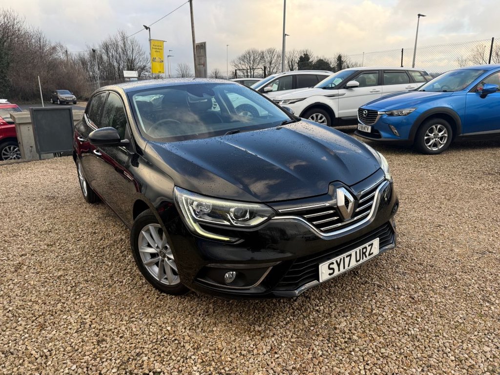 Used Renault Megane 2017 for sale - 77451772: Photo 2