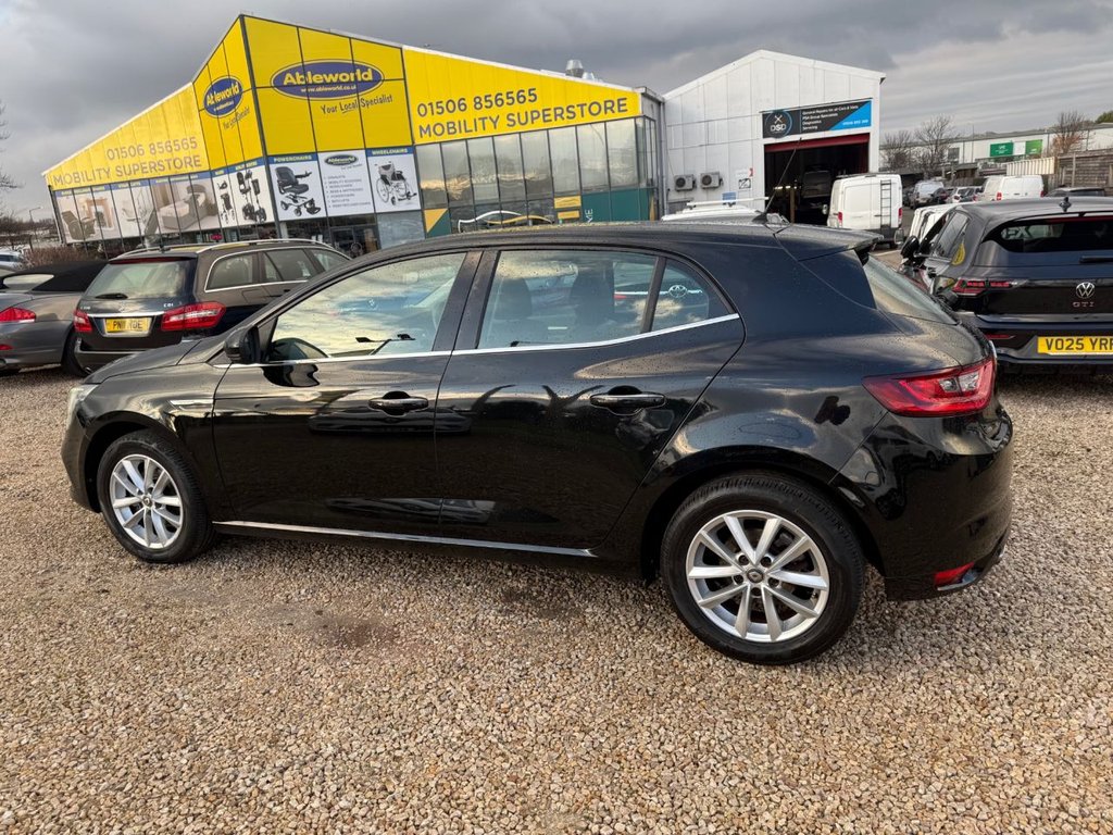 Used Renault Megane 2017 for sale - 77451772: Photo 8