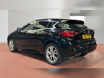 Used Infiniti Q30 2017 for sale - 79573920: Photo