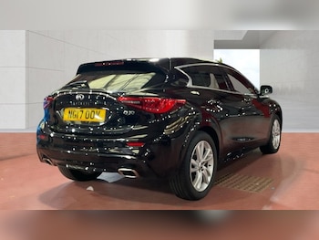 Used Infiniti Q30 2017 for sale - 79573920: Photo