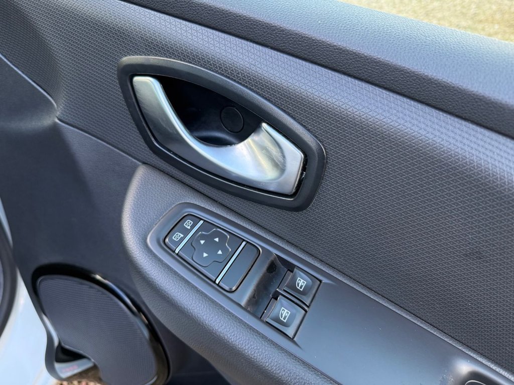 Used Renault Clio 2019 for sale - 77451688: Photo 25