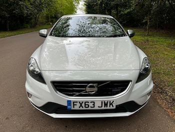 Used Volvo V40 2013 for sale - 79454159: Photo