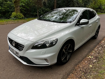 Used Volvo V40 2013 for sale - 79454159: Photo