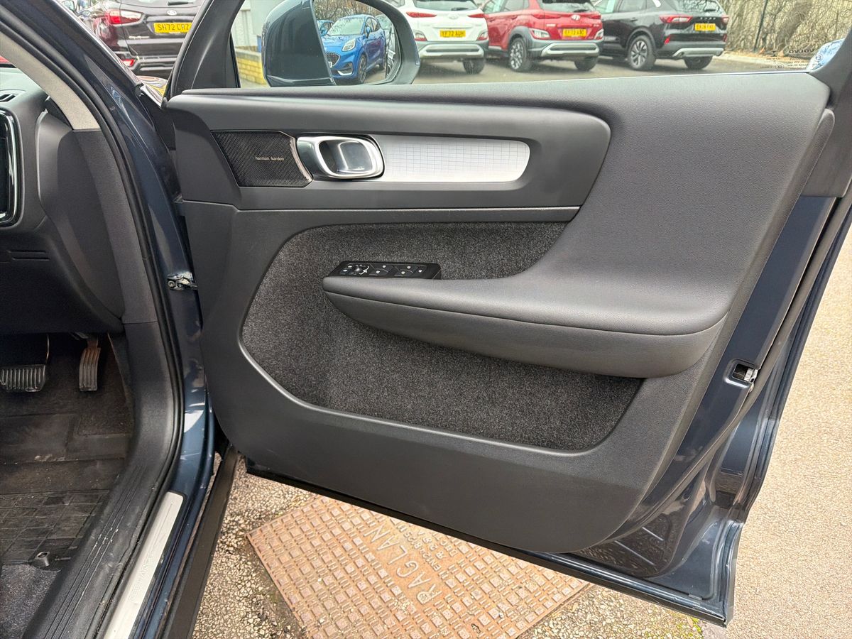 Used Volvo XC40 2021 for sale - 77492606: Photo 35