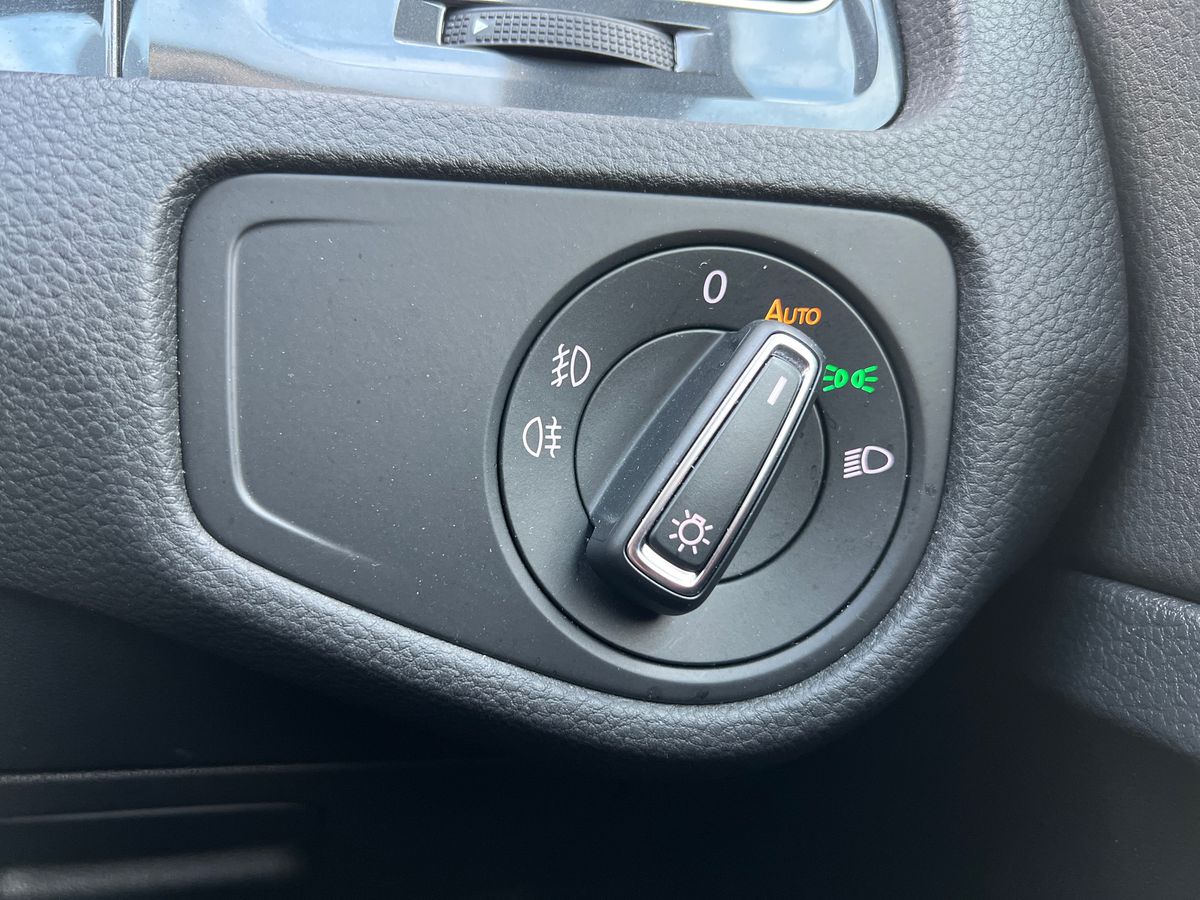 Used Volkswagen Golf 2019 for sale - 76344083: Photo 23