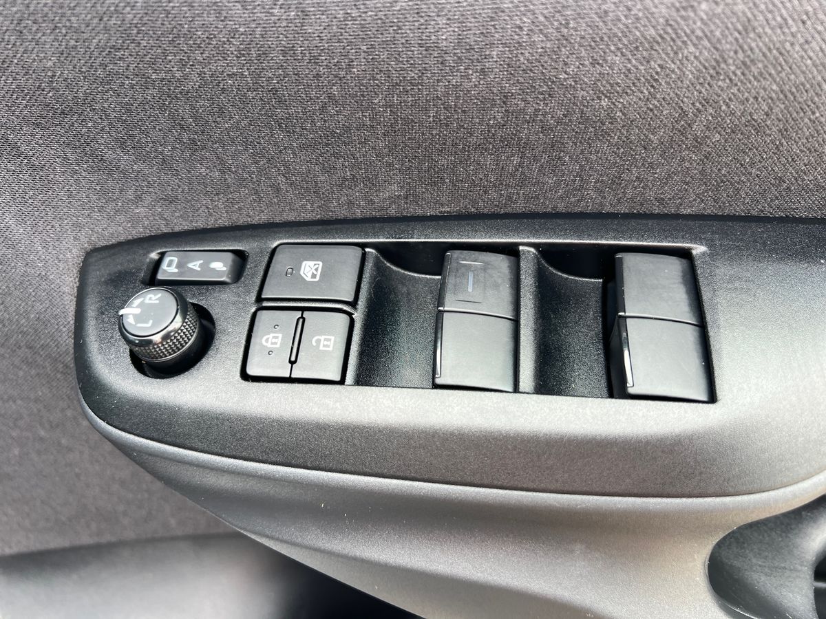 Used Toyota Yaris Cross 2023 for sale - 76928075: Photo 25