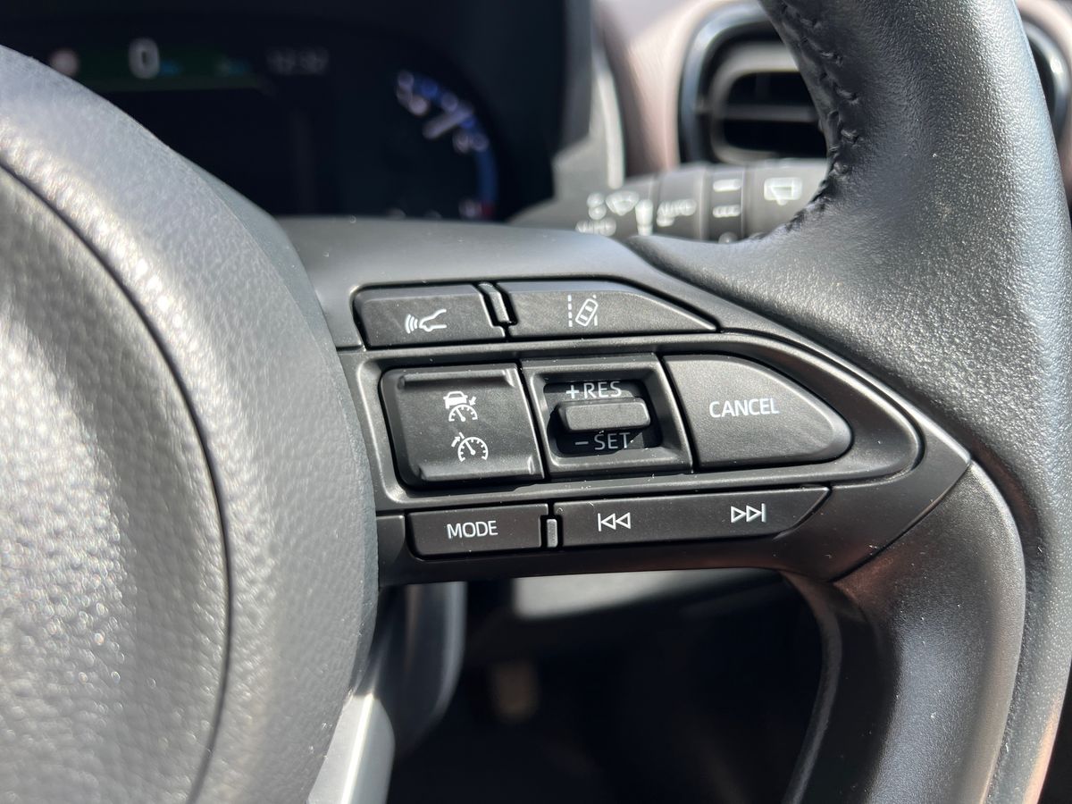 Used Toyota Yaris Cross 2023 for sale - 76928075: Photo 27