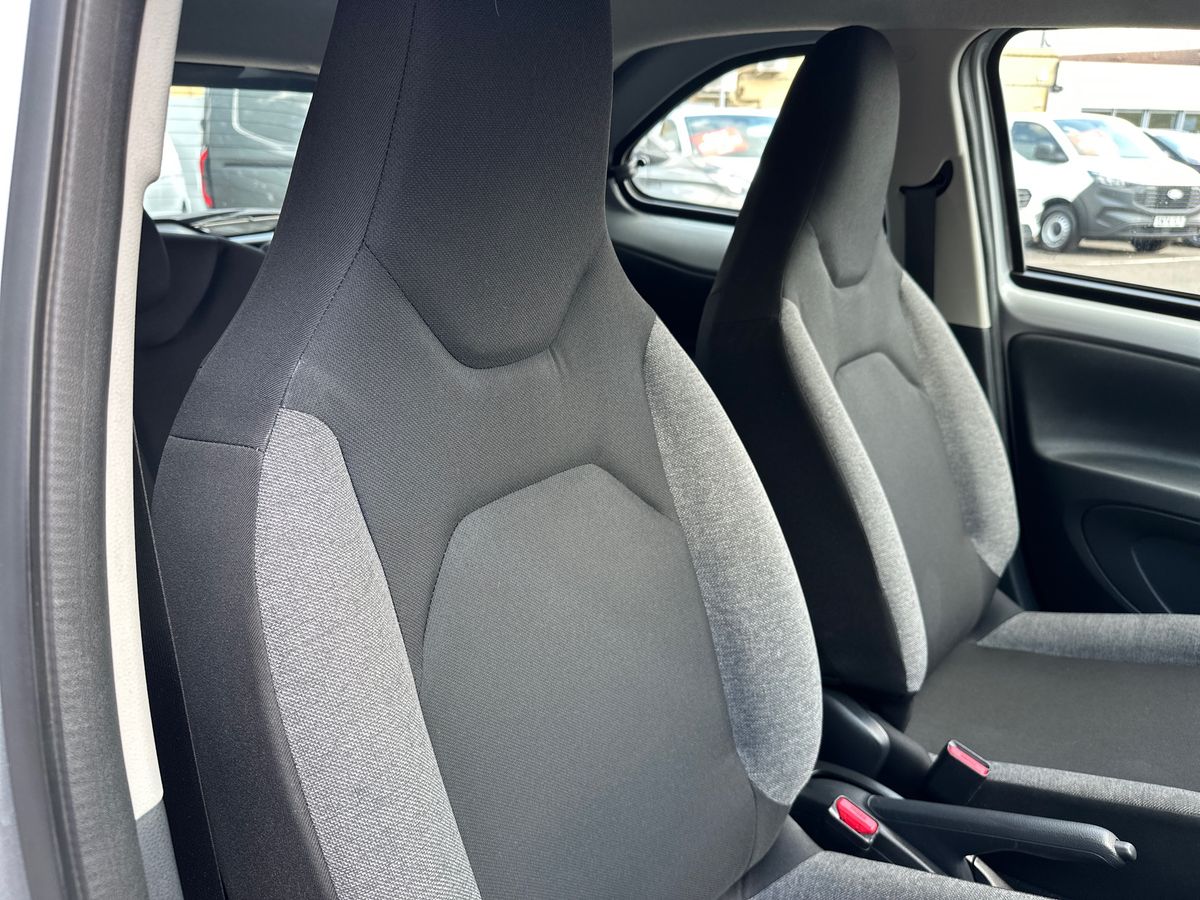 Used Toyota Aygo X 2023 for sale - 76145870: Photo 12
