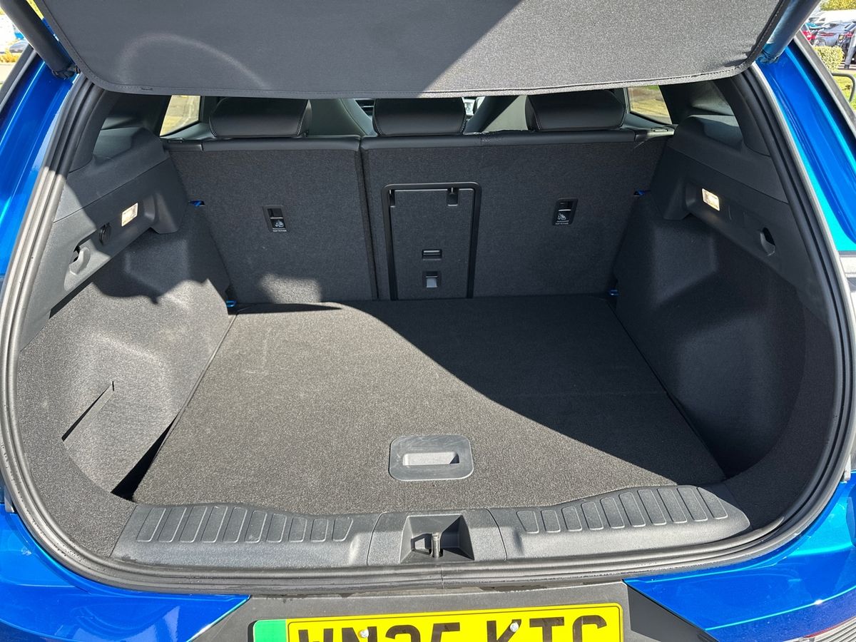 Used Ford Explorer 2025 for sale - 76826667: Photo 34