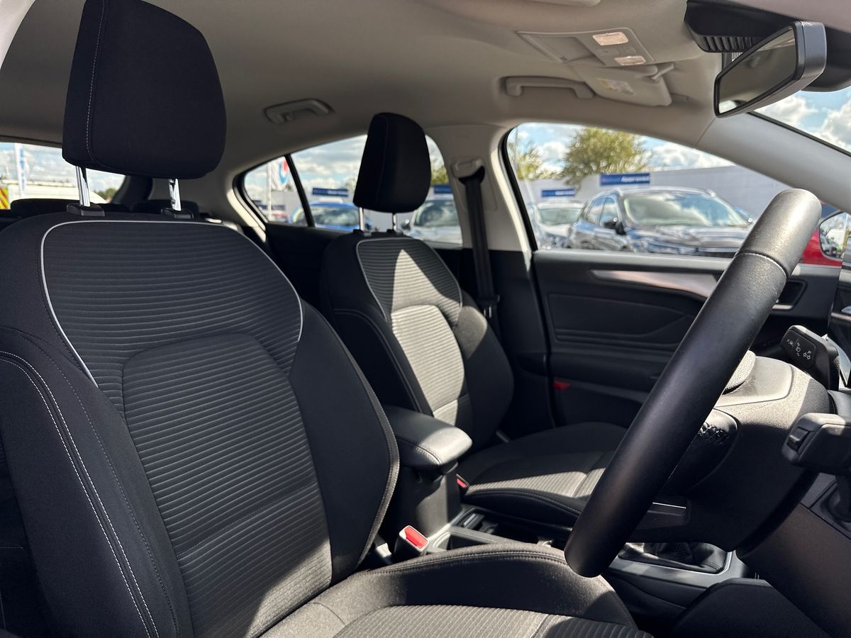 Used Ford Focus 2023 for sale - 76033894: Photo 12