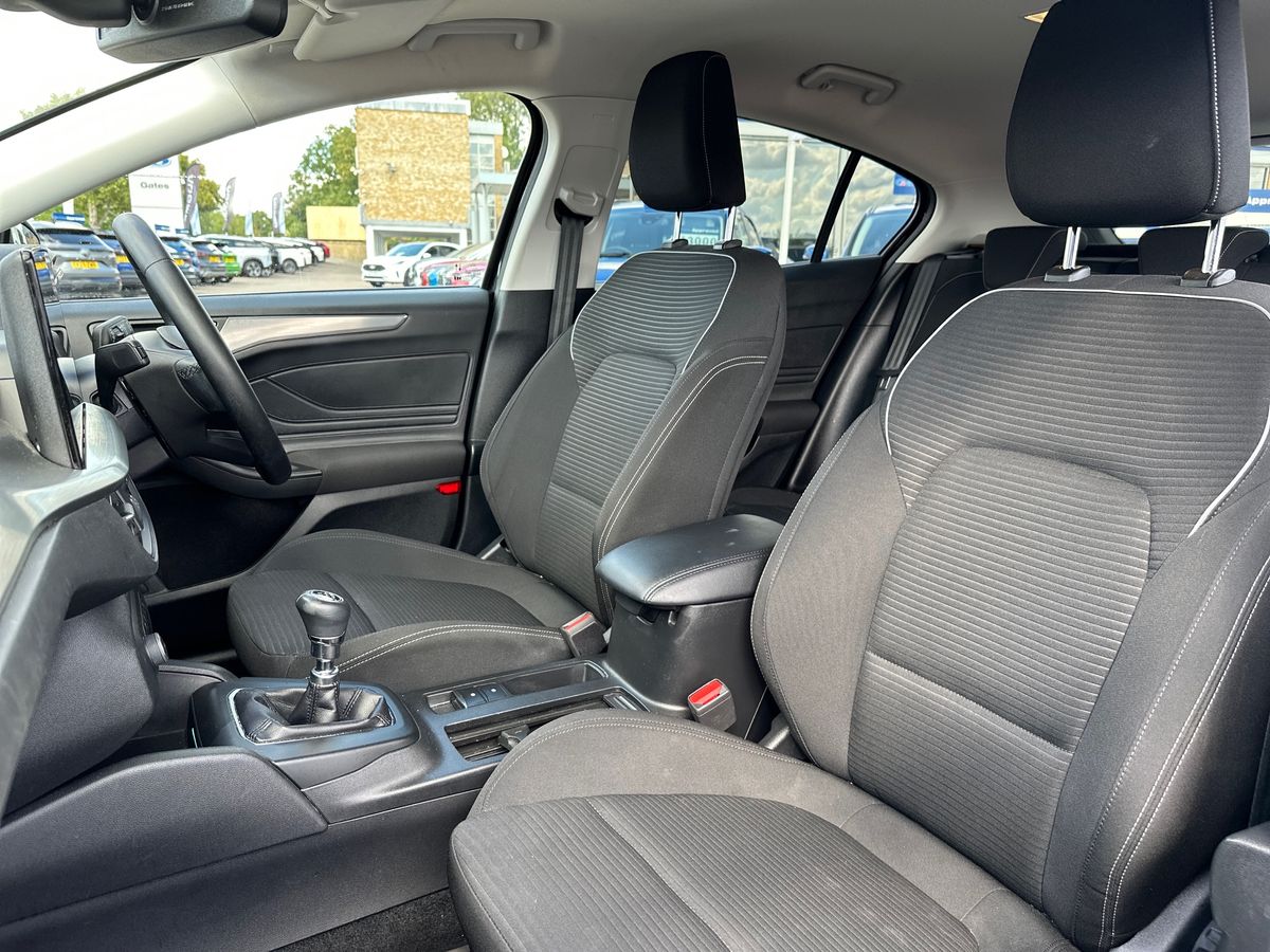 Used Ford Focus 2023 for sale - 76033894: Photo 13