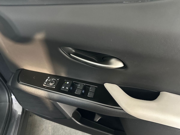 Used Lexus UX 2023 for sale - 76124672: Photo 25