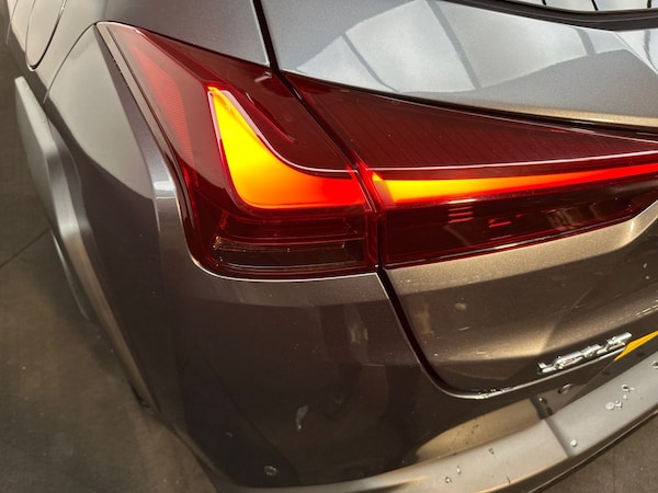 Used Lexus UX 2023 for sale - 76124672: Photo 33