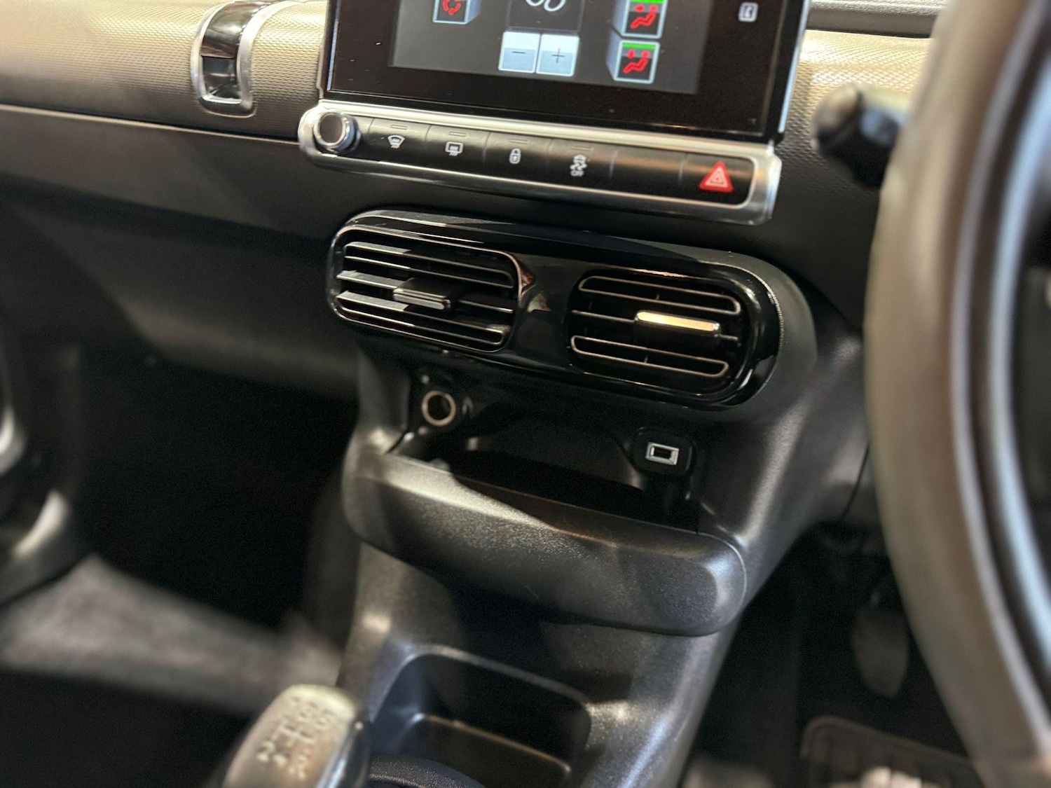 Used Citroen C4 Cactus 2015 for sale - 77372616: Photo 10