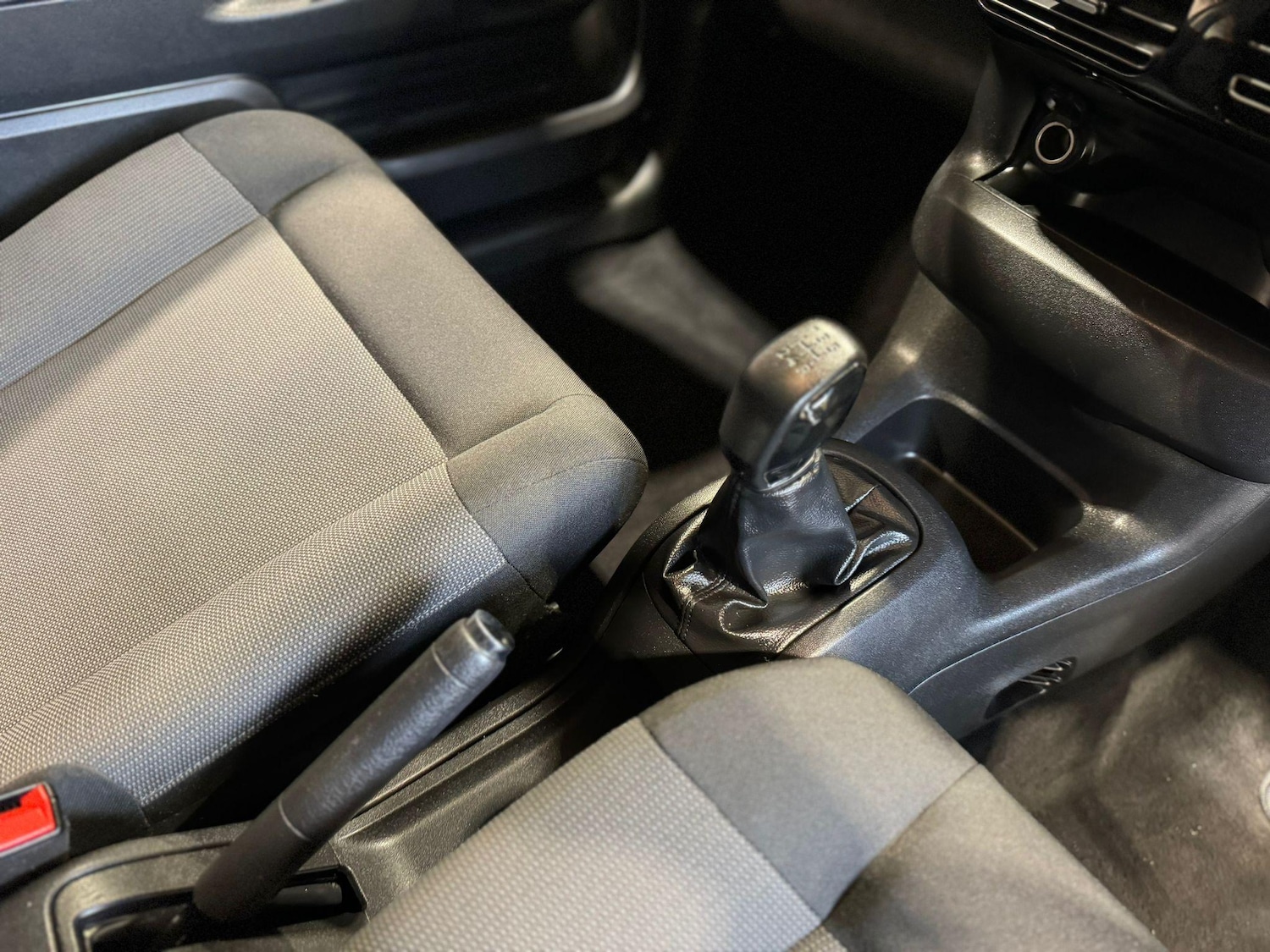 Used Citroen C4 Cactus 2015 for sale - 77372616: Photo 11