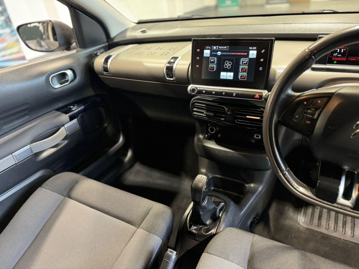 Used Citroen C4 Cactus 2015 for sale - 77372616: Photo 12