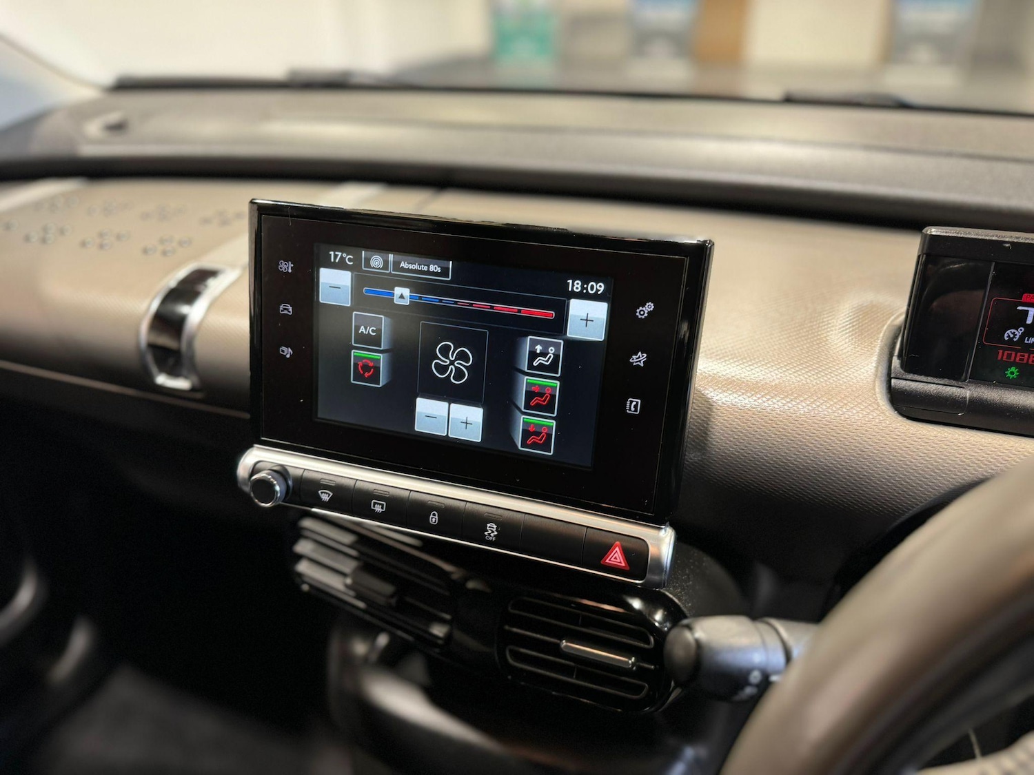 Used Citroen C4 Cactus 2015 for sale - 77372616: Photo 8