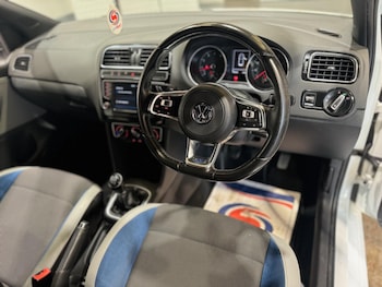 Used Volkswagen Polo 2016 for sale - 79316936: Photo
