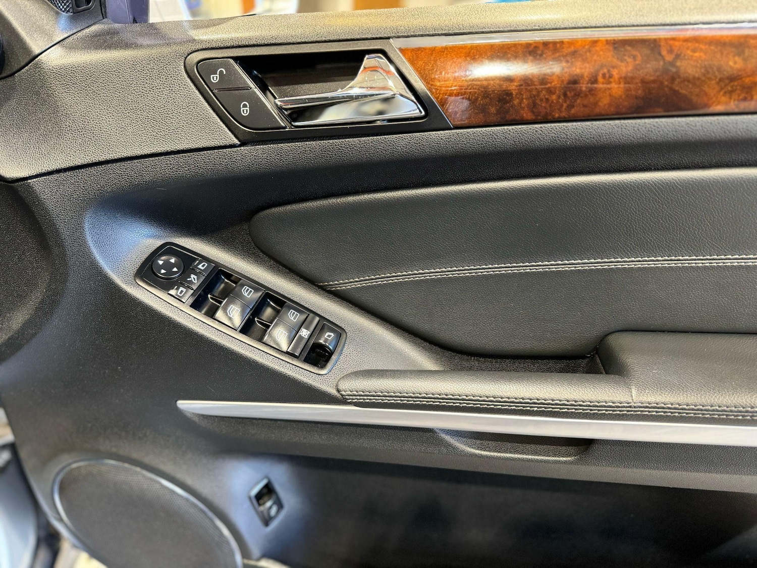 Used Mercedes-Benz GL Class 2011 for sale - 77372635: Photo 17