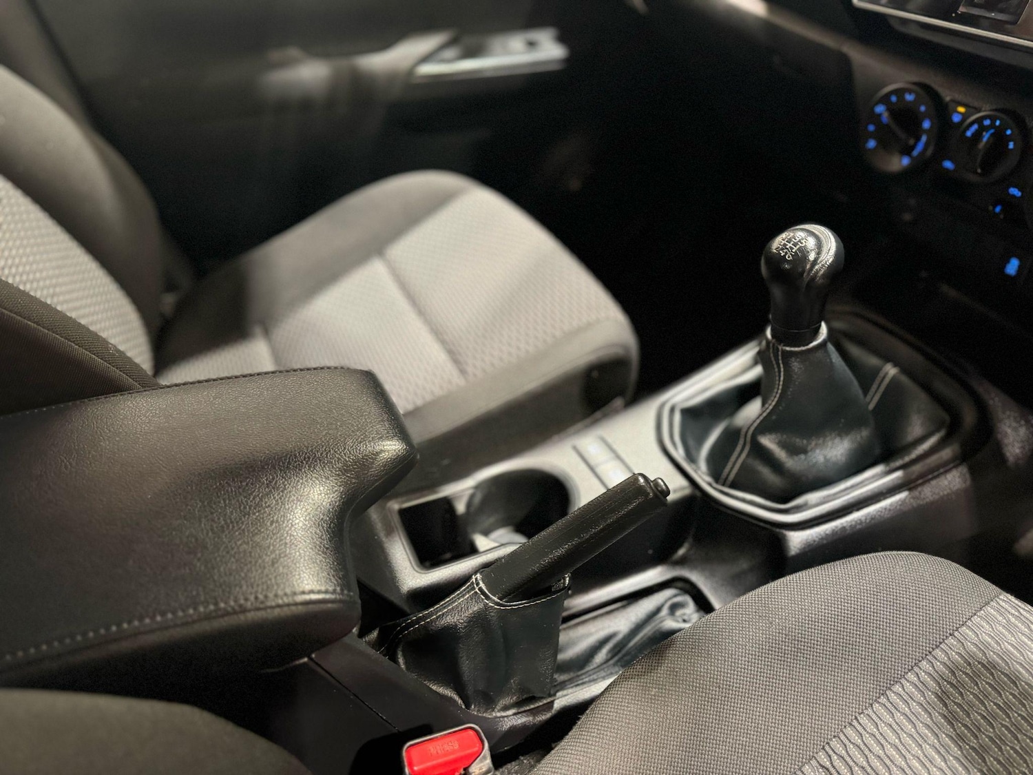 Used Toyota Hilux 2020 for sale - 77372595: Photo 9