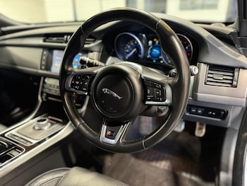 Used Jaguar XF 2016 for sale - 79116419: Photo