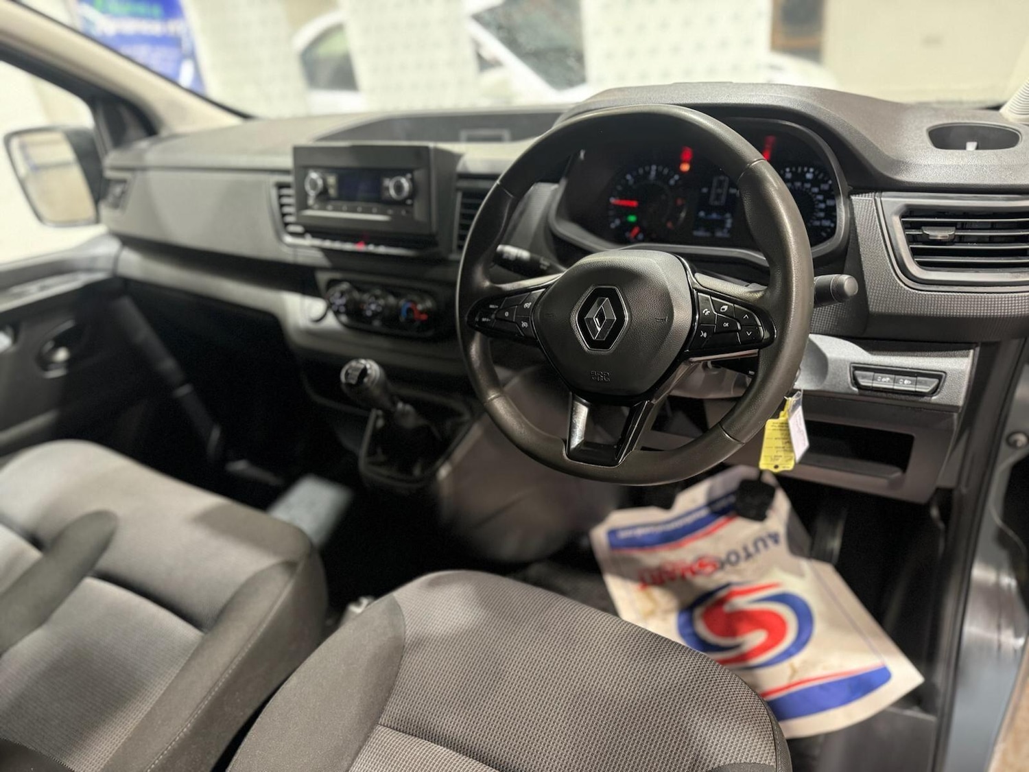 Used Renault Trafic 2022 for sale - 77585656: Photo 11