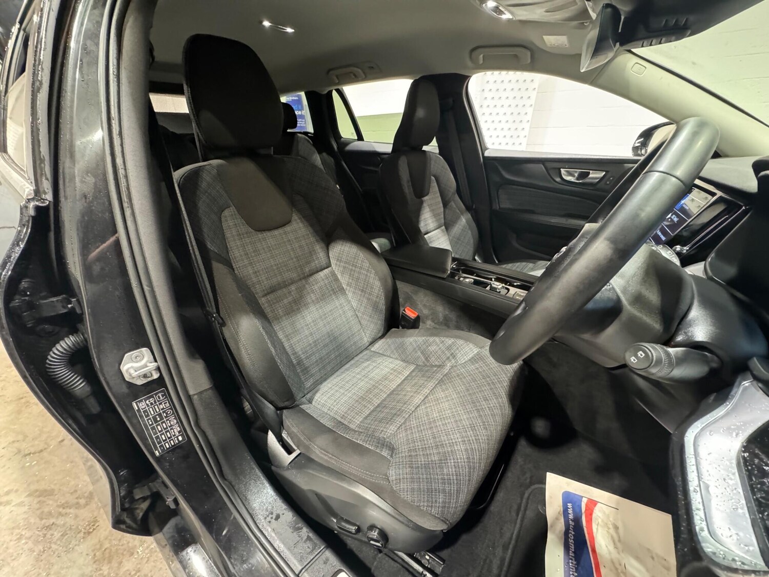 Used Volvo V60 2021 for sale - 77372597: Photo 17