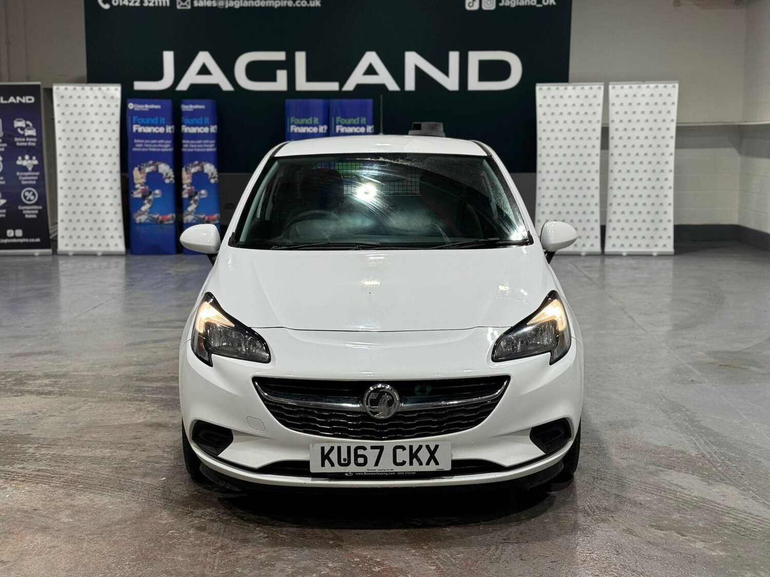 Used Vauxhall Corsa 2017 for sale - 77372607: Photo 3