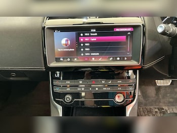 Used Jaguar XE 2018 for sale - 79145691: Photo