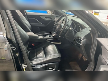 Used Jaguar F-Pace 2017 for sale - 79116927: Photo