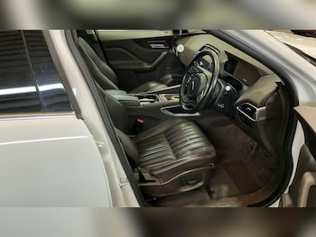 Used Jaguar F-Pace 2016 for sale - 79188966: Photo